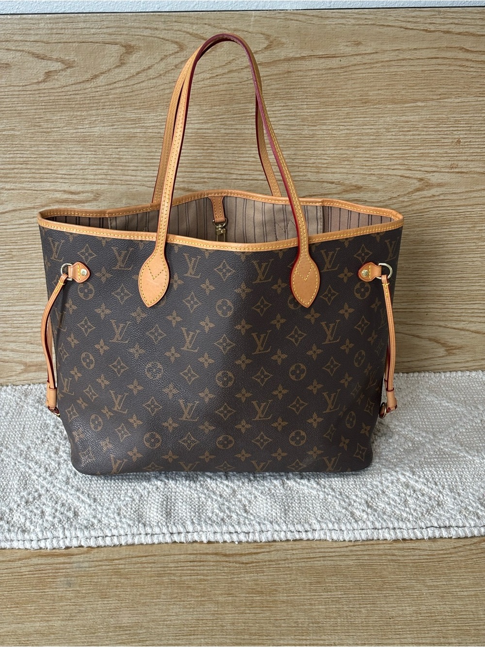 LOUIS VUITTON Neverfull MM Monogram shoulder Tote